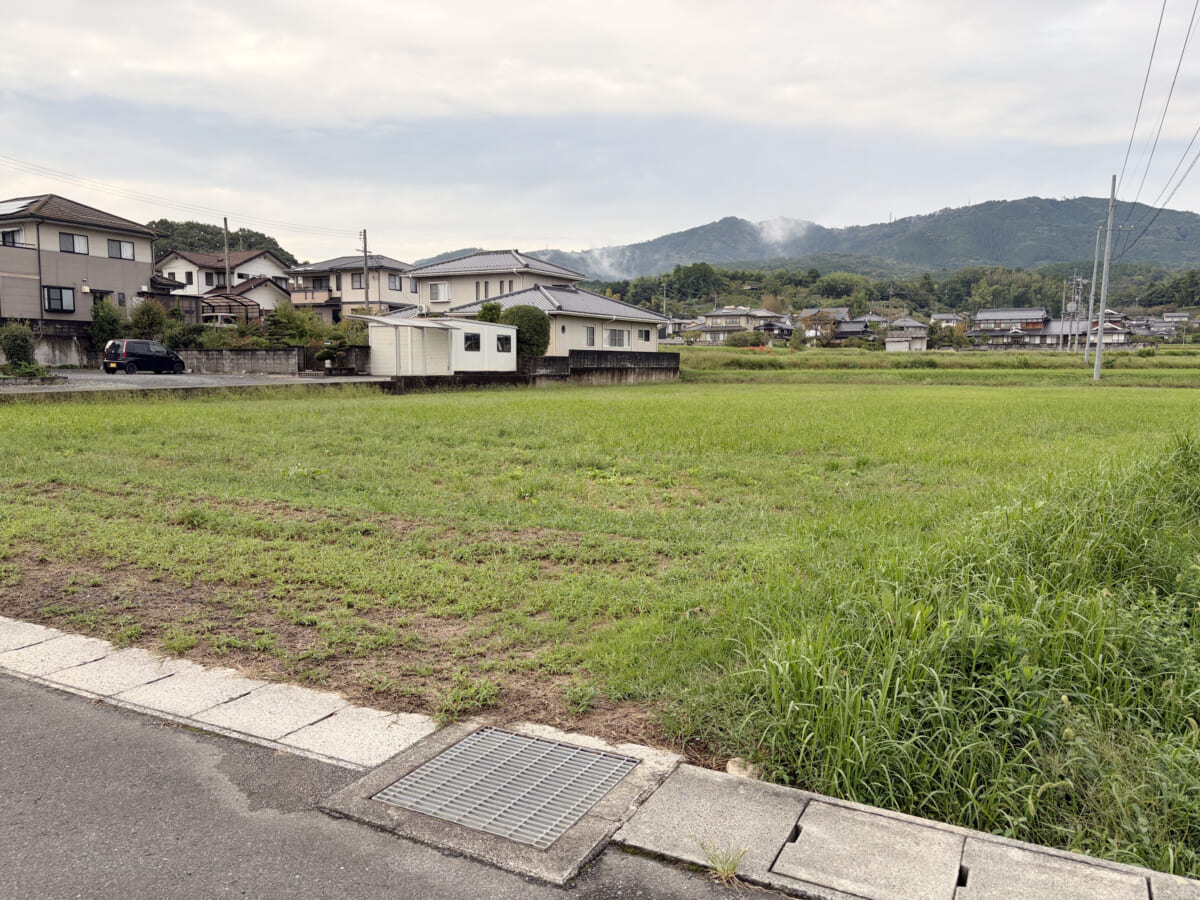 【事業用地】津山市山方 大規模農道沿い　663坪の平坦地